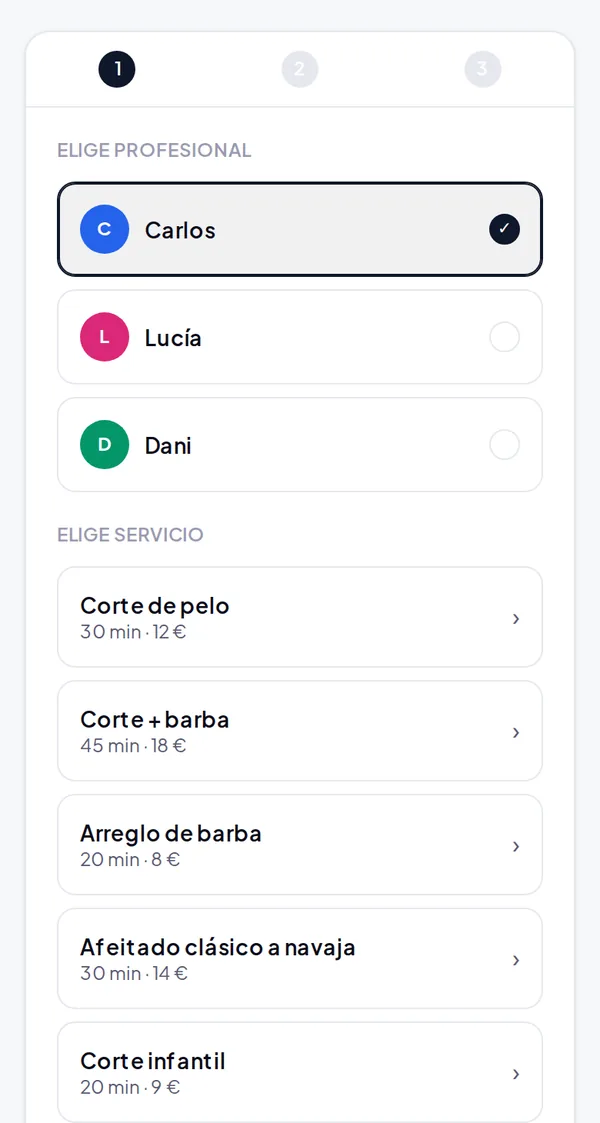 Página de reservas: el cliente elige profesional y servicio, con la duración y el precio de cada uno.